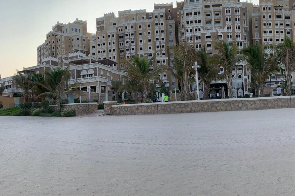Balqis Residense Palm Jumeirah,Pool, Beach, Top Floor, Full Sea View, Restaurants Дубай Екстериор снимка