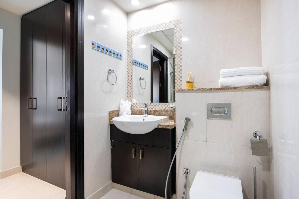 Balqis Residense Palm Jumeirah,Pool, Beach, Top Floor, Full Sea View, Restaurants Дубай Екстериор снимка